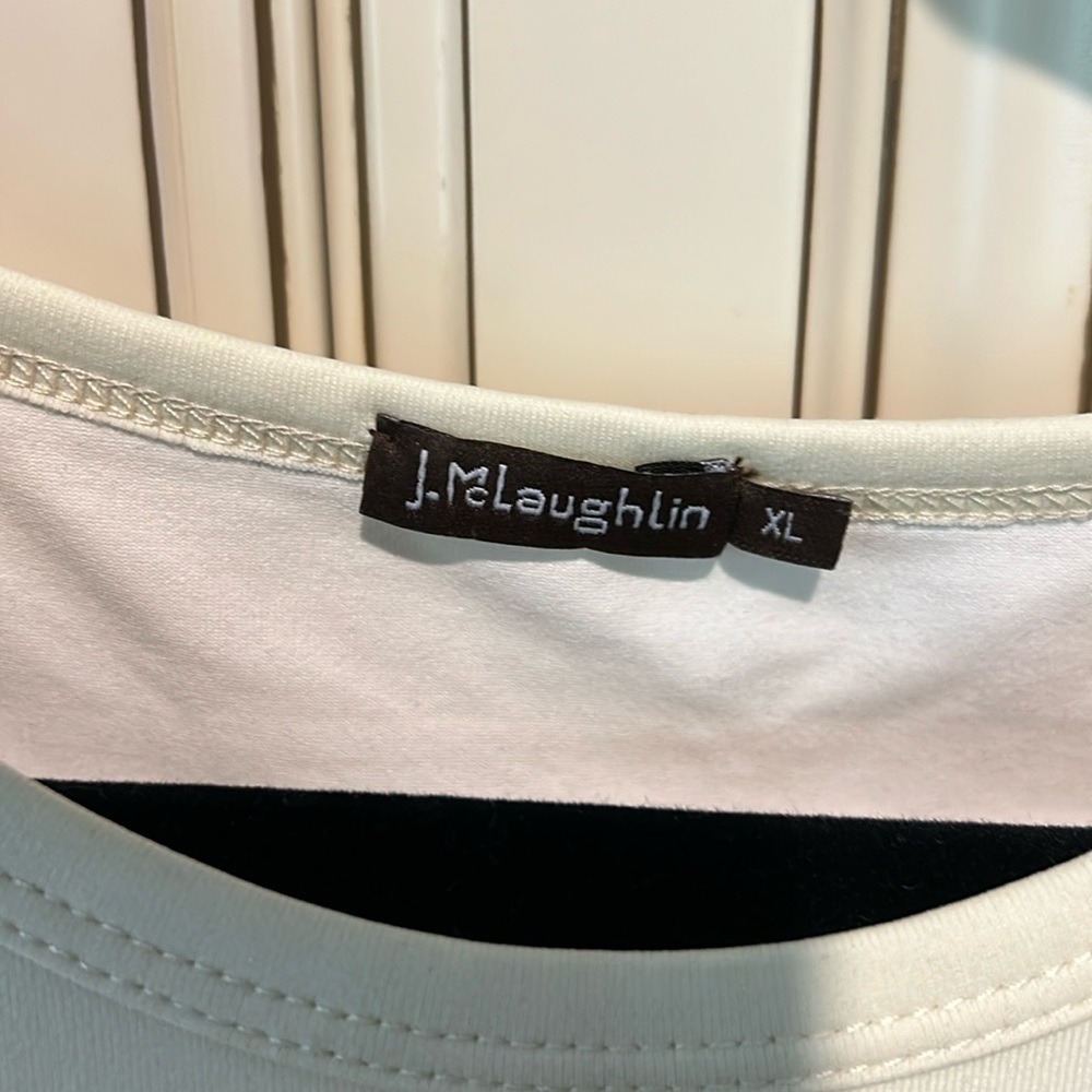Beautiful Jay McLaughlin top size extra large, excellent condition